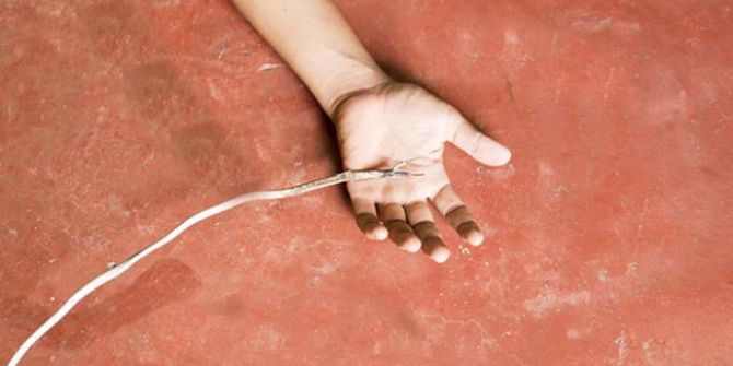 Daire almak istedi, para için annesini öldürdü