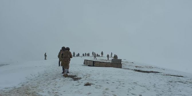 Ünlü isimlerden şehit paylaşımları!