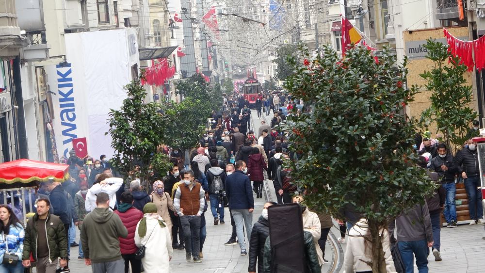 Kısıtlamasız cumartesi heyecanı! Vatandaşlar Taksim'e akın etti 2