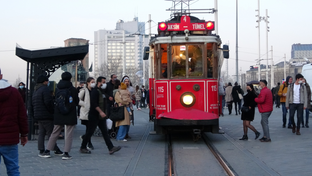 Kısıtlamasız cumartesi heyecanı! Vatandaşlar Taksim'e akın etti 3