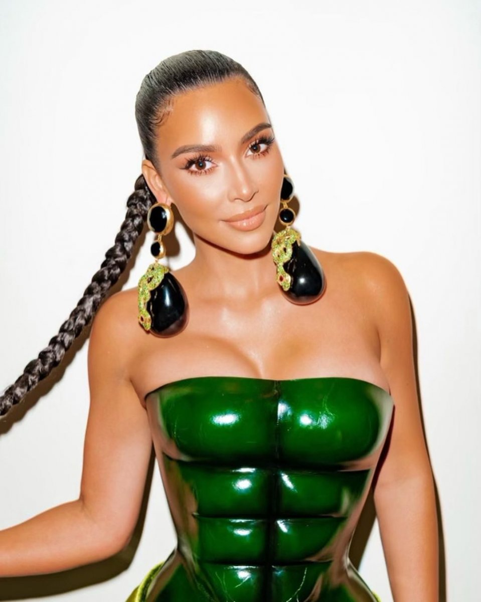 Kim Kardashian'a kertenkele tepkisi! 5