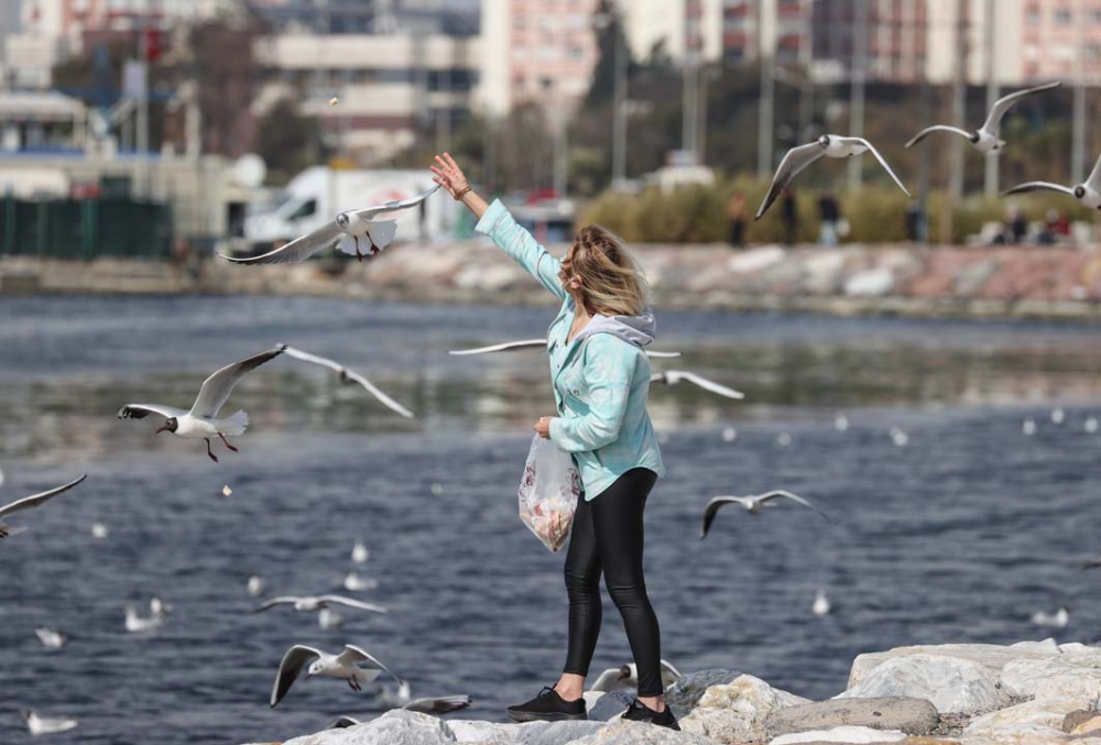 İzmir'de kısıtlamasız ilk hafta sonu mesainde akıl almaz kalabalık! 4