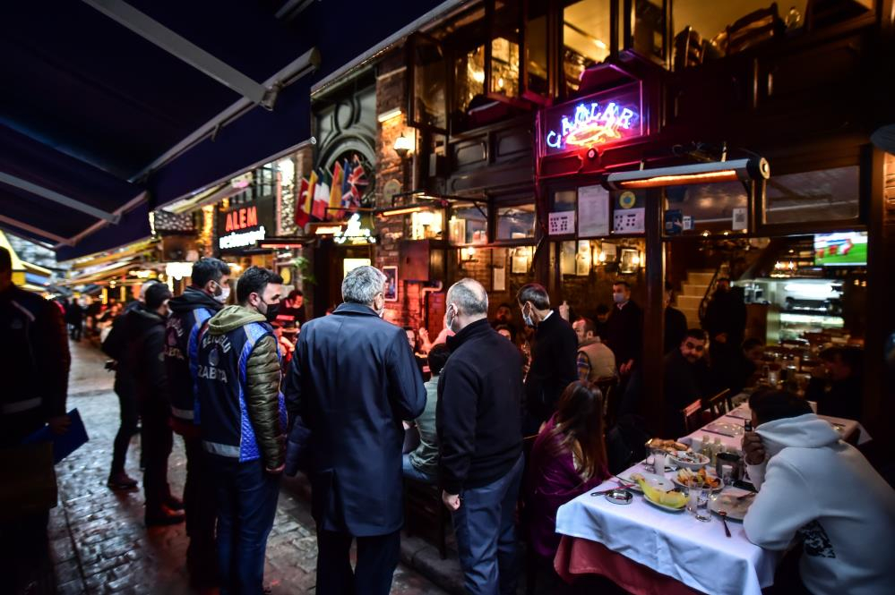 Normalleşme dönemine girdik ama... Üçüncü dalga alarmı verildi! 4