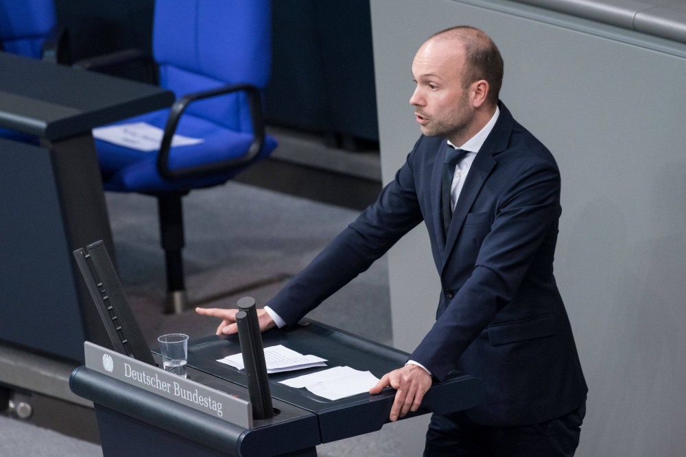 Tepki çekmişti! Almanya'da maskeden kazanç sağlayan iki milletvekili istifa etti 2