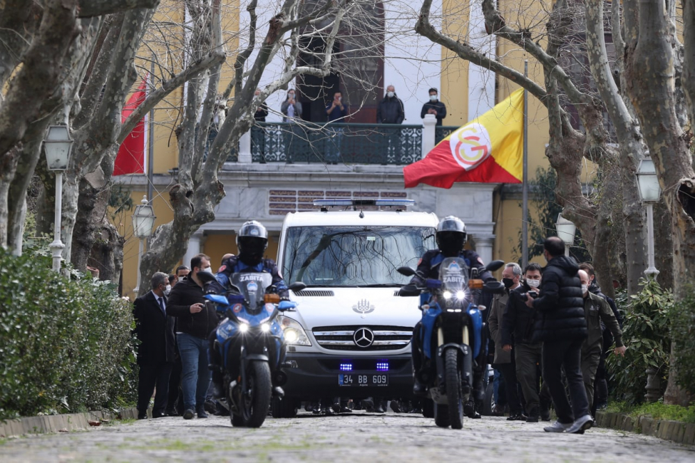 Usta sanatçı Rasim Öztekin son yolculuğuna uğurlandı 4