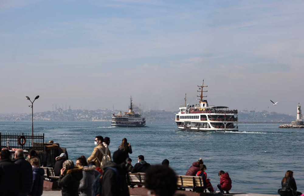 Kısıtlamasız ikinci cumartesi gününde İstanbullular sokağa döküldü: Sahillerde iğne at yere düşmez dedirten görüntüler! 9