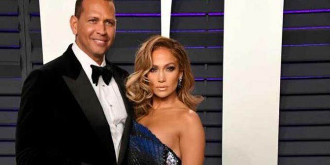 Aldatılan Jennifer Lopez nişanı attı!