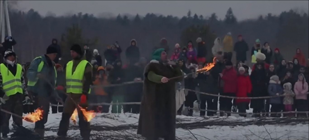 Dikkat çeken kareler! Dev koronavirüs kalesini böyle ateşe verdiler 1