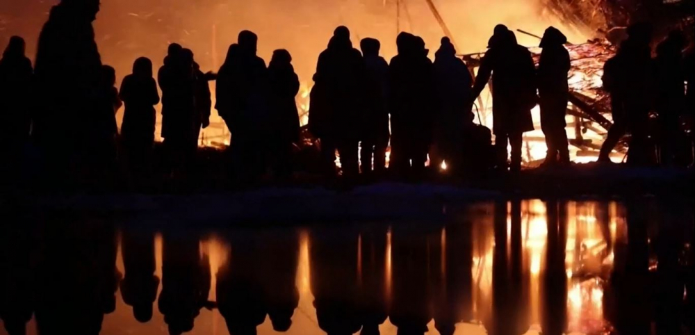 Dikkat çeken kareler! Dev koronavirüs kalesini böyle ateşe verdiler 9