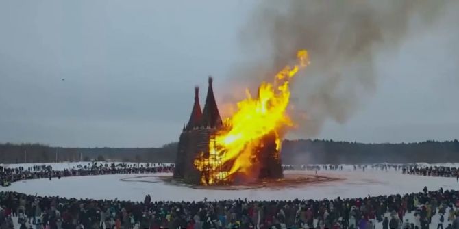 Dikkat çeken kareler! Dev koronavirüs kalesini böyle ateşe verdiler