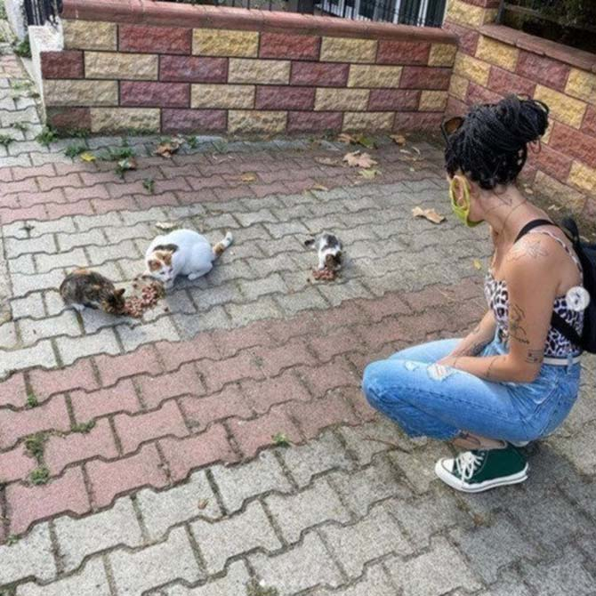 Halsey sevgilisi Alev Aydın'ın doğum gününü bu fotoğrafla kutladı 15