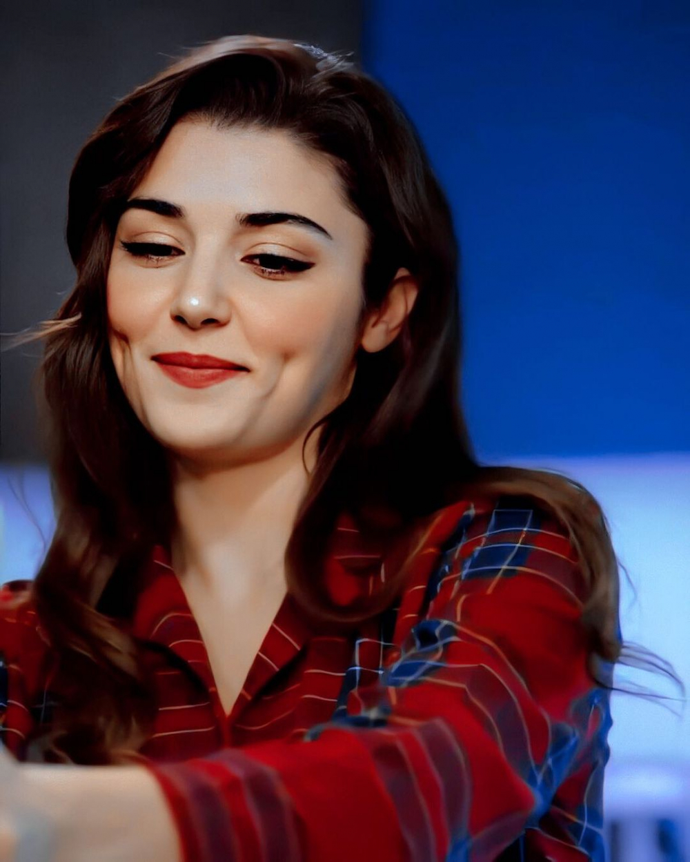 Hande Erçel'in pantolonunun fiyatı tepkilere neden oldu! 6