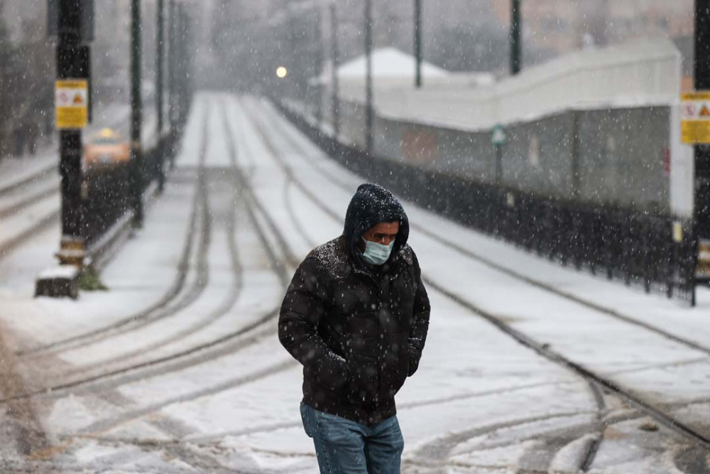 İstanbullu güne kar yağışıyla uyandı! İşte İstanbul'dan kar manzaraları... 1