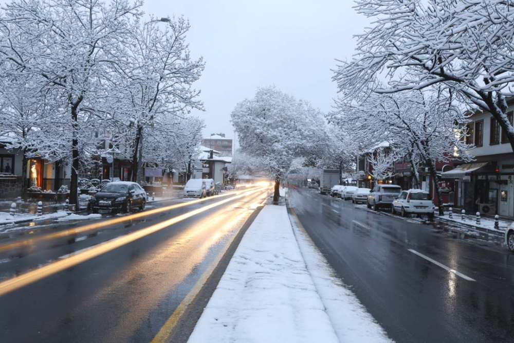 İstanbullu güne kar yağışıyla uyandı! İşte İstanbul'dan kar manzaraları... 10