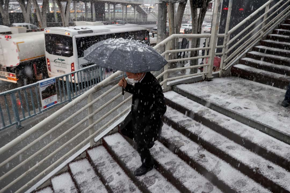 İstanbullu güne kar yağışıyla uyandı! İşte İstanbul'dan kar manzaraları... 14