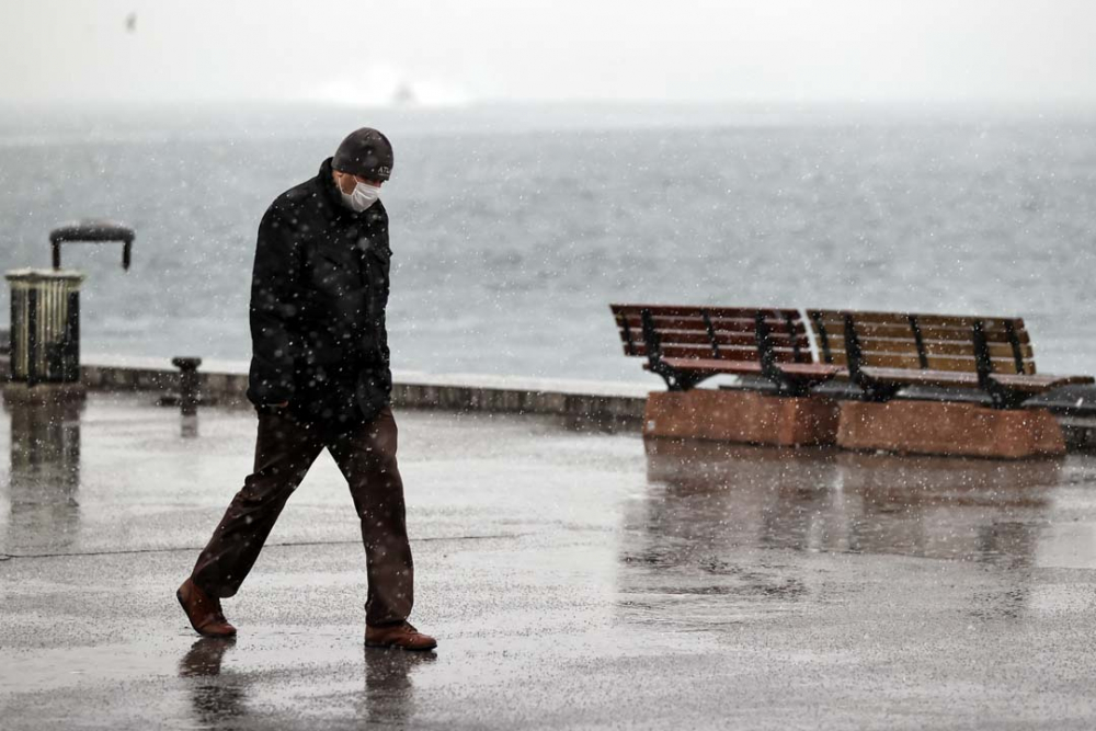 İstanbullu güne kar yağışıyla uyandı! İşte İstanbul'dan kar manzaraları... 26