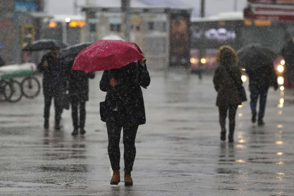 İstanbullu güne kar yağışıyla uyandı! İşte İstanbul'dan kar manzaraları... 27