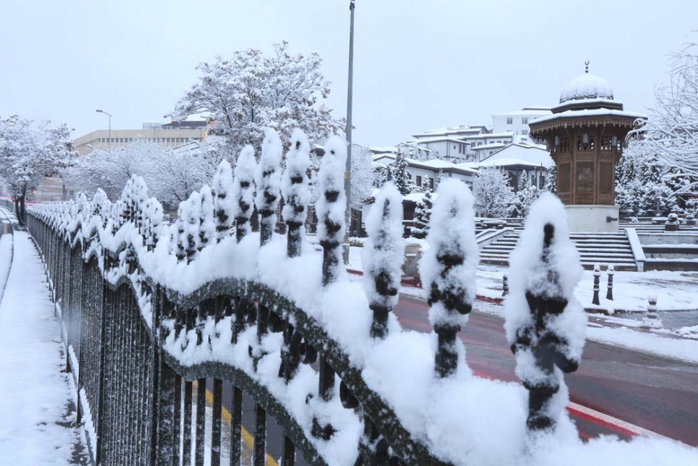 İstanbullu güne kar yağışıyla uyandı! İşte İstanbul'dan kar manzaraları... 3