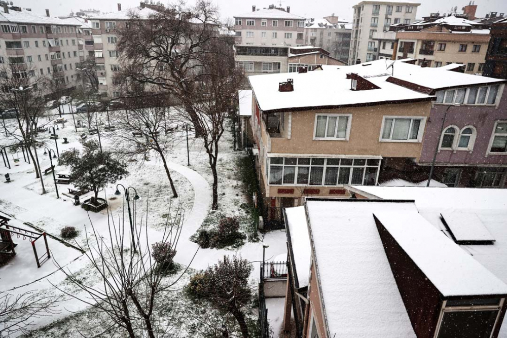 İstanbullu güne kar yağışıyla uyandı! İşte İstanbul'dan kar manzaraları... 33