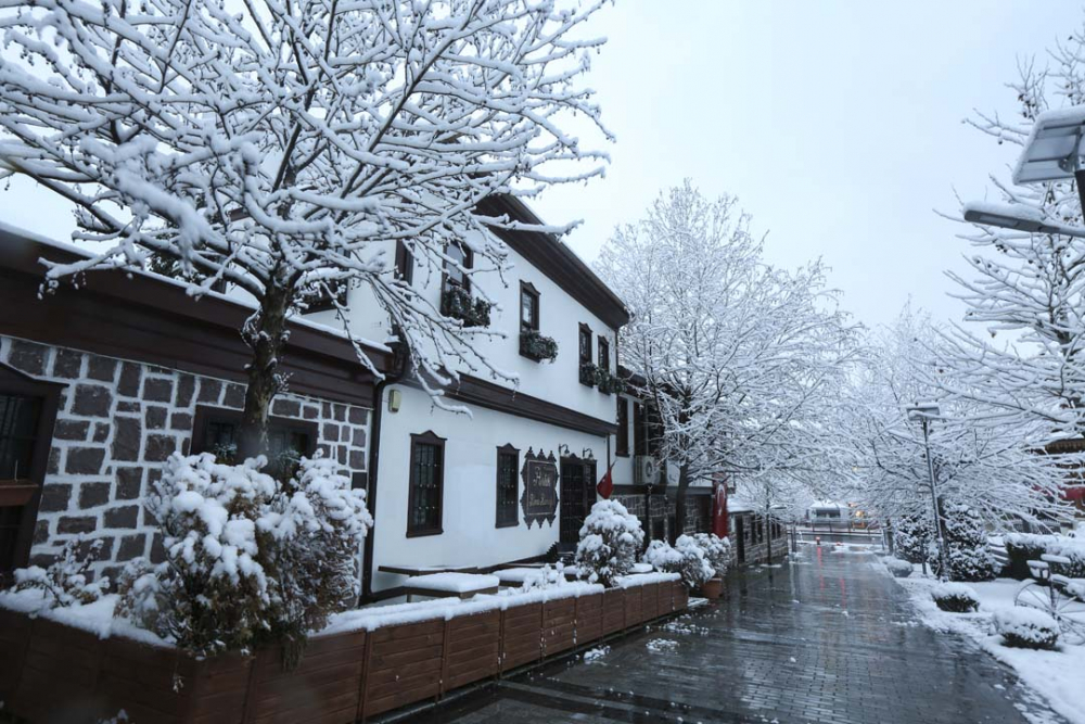 İstanbullu güne kar yağışıyla uyandı! İşte İstanbul'dan kar manzaraları... 34