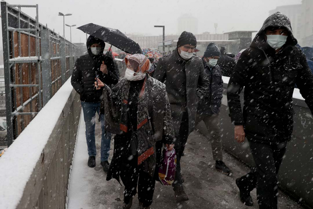 İstanbullu güne kar yağışıyla uyandı! İşte İstanbul'dan kar manzaraları... 39