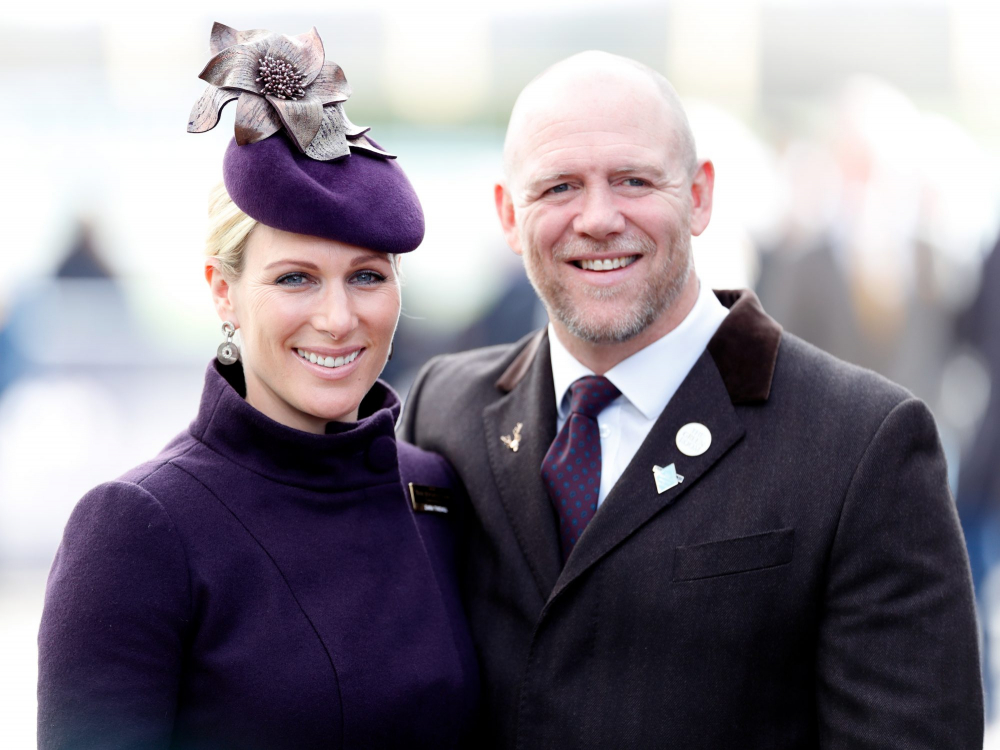 Kraliçe'nin torunu Zara Tindall, üçüncü bebeğini evinin banyosunda dünyaya getirdi! 3