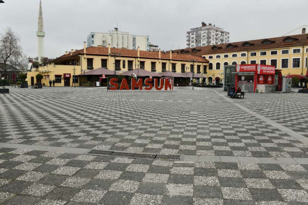 En yüksek riskli ilde korkutan manzara! Sokaklardaki yoğunluk tedirgin ediyor 6