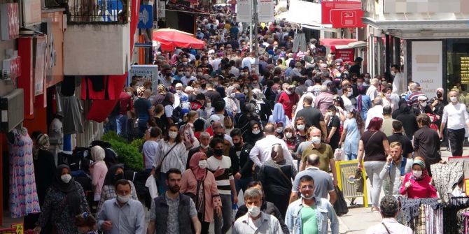 En yüksek riskli ilde korkutan manzara! Sokaklardaki yoğunluk tedirgin ediyor