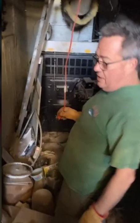 Evinde rögar kapağı buldu, içeride bulunanları dünyayı şaşırttı 8