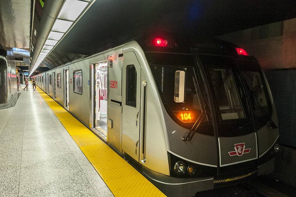 Kanada Toronto'da bulunan bir metro istasyonundaki görüntü sosyal medyada olay oldu! 4