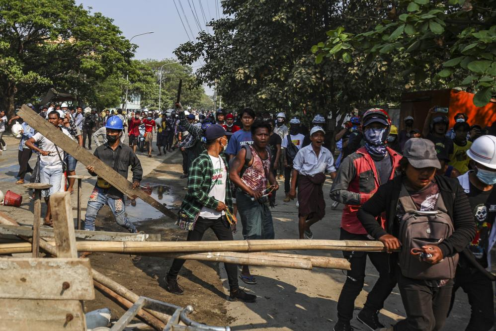 Myanmar'da sular durulmuyor: Darbe karşıtı gösterilerde ölü sayısı en az 459! 13