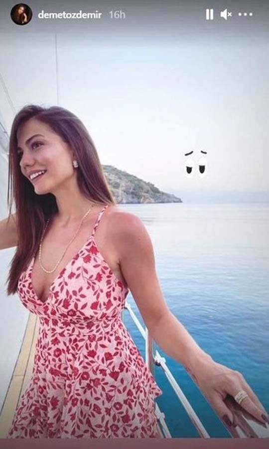 Demet Özdemir yaz özlemini tekne pozu ile dile getirdi 1