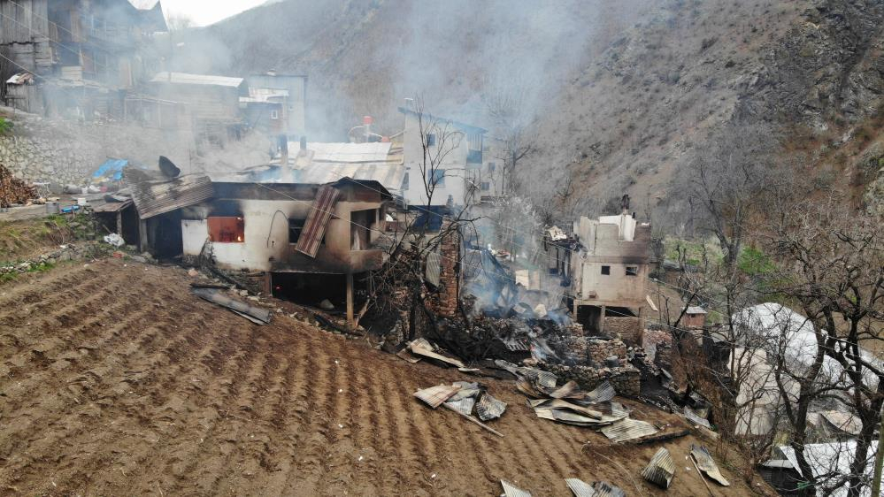 Yusufeli'nin yaraları sarılamamışken Artvin'de ikinci yangın: Ortaköy alev alev! 10