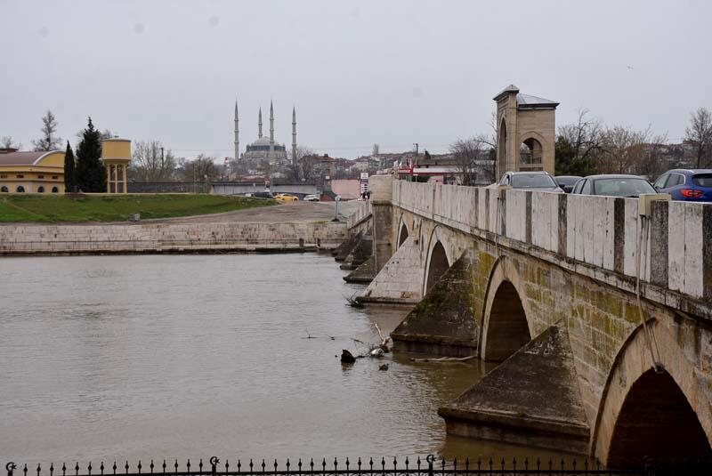 Bir haftada 4 kat artış gösterdi! Tunca Nehri'nde, 'sarı alarm' verildi 4