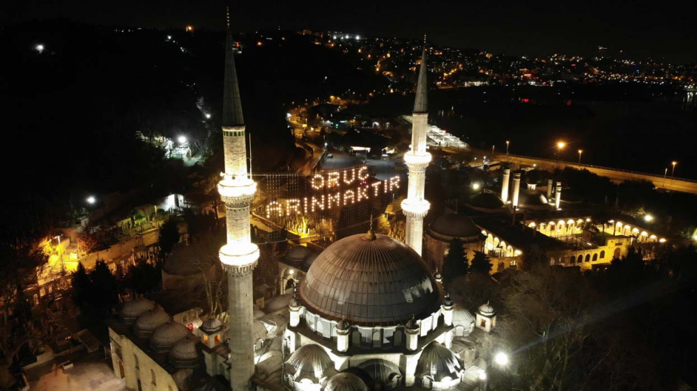 İstanbul'da camiler özel mahyalarla süslendi! 9