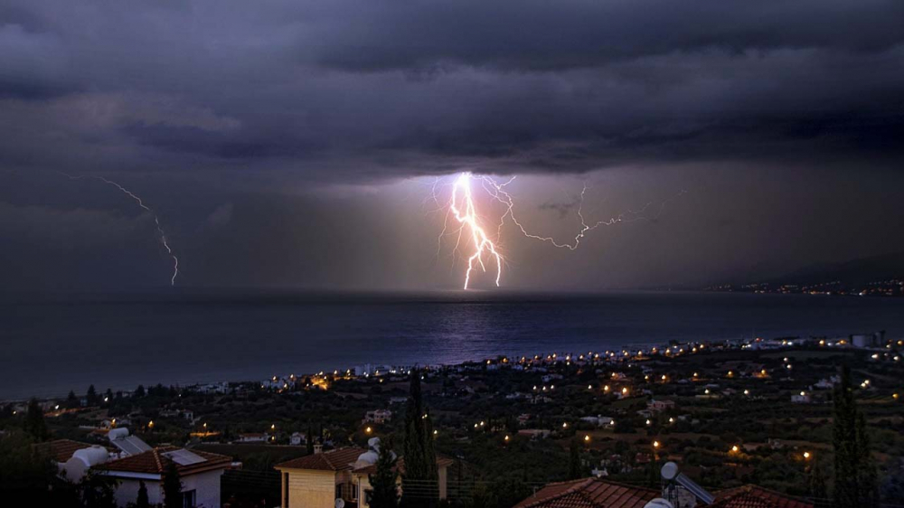 Meteoroloji uzmanı Prof. Dr. Orhan Şen'den kritik uyarı! Pazartesi günü İstanbul'da sağanak, dolu ve toz görülecek 3