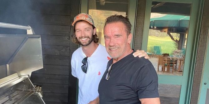 Patrick Schwarzenegger açıkladı: "Babam kendini terminatör sanıyor"