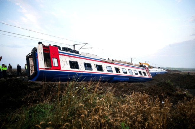 Tekirdağ'daki tren kazasından ortaya çıkan korkunç fotoğraflar 17