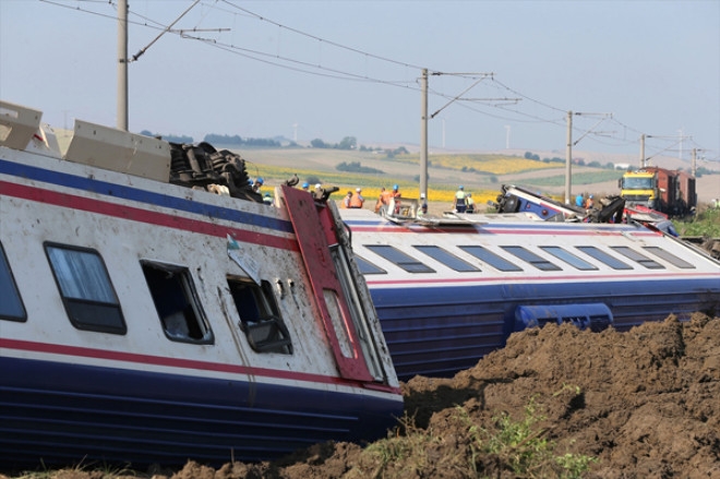 Tekirdağ'daki tren kazasından ortaya çıkan korkunç fotoğraflar 25