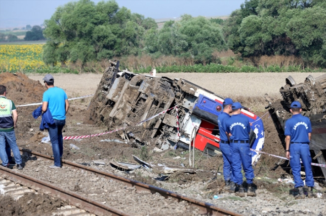 Tekirdağ'daki tren kazasından ortaya çıkan korkunç fotoğraflar 30