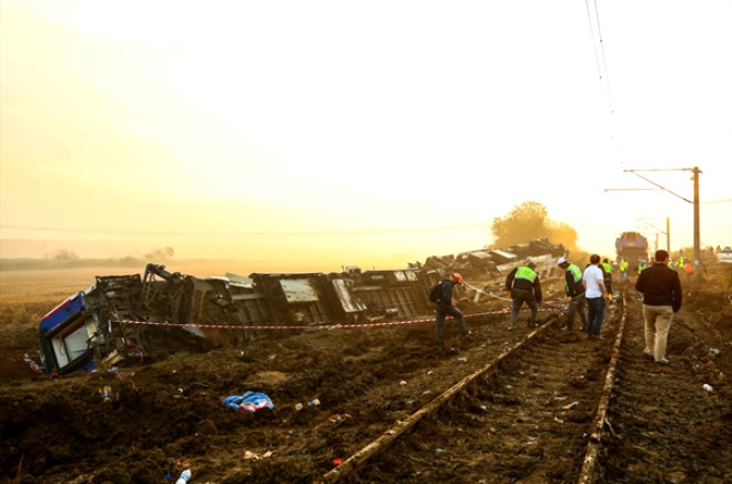 Tekirdağ'daki tren kazasından ortaya çıkan korkunç fotoğraflar 8