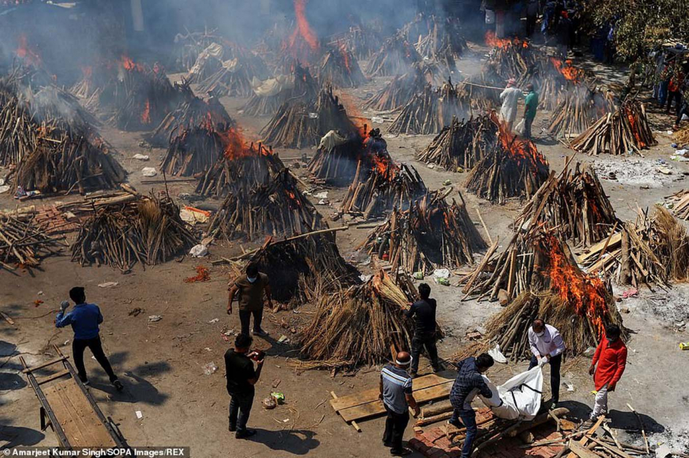 Hindistan'dan koronavirüs dramı! Sağlık sistemi çökme noktasına geldi: Morglar ve sedyeler tükendi! İşte dramın fotoğrafları... 11