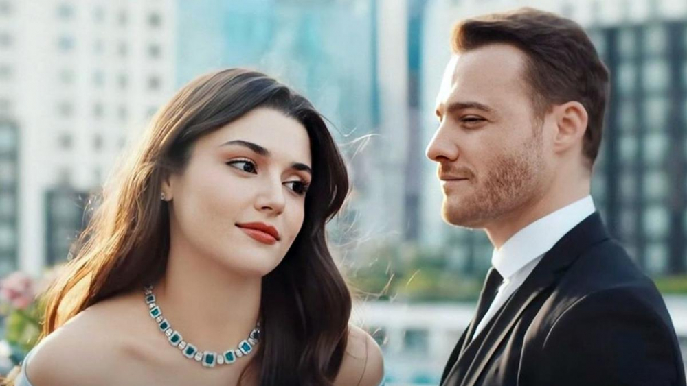 Dizi aşkı gerçek oldu! Hande Erçel ile Kerem Bürsin el ele 4