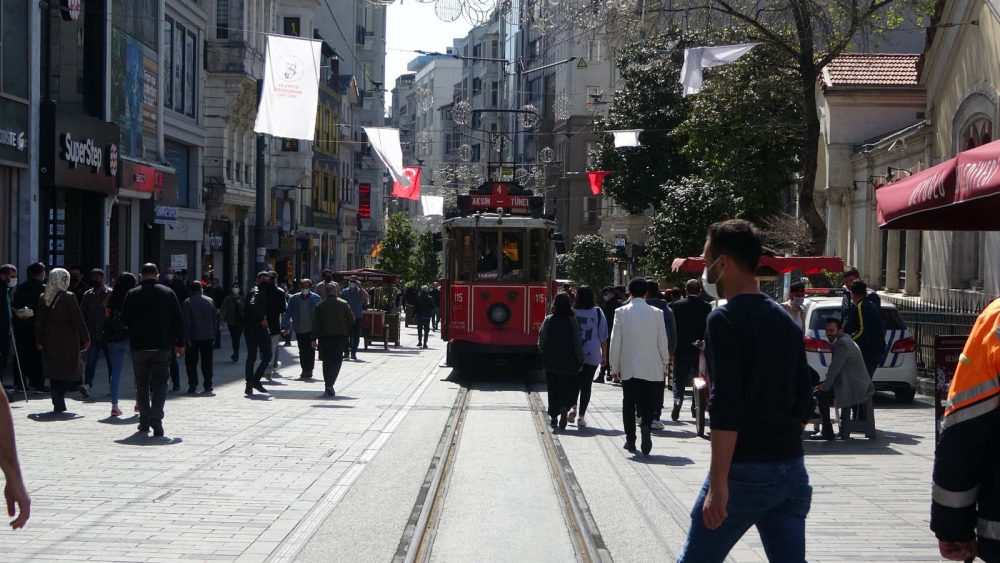 İğne atsan yere düşmez! İstanbullular tam kapanma öncesi hareketlilik oluşturdu! 2