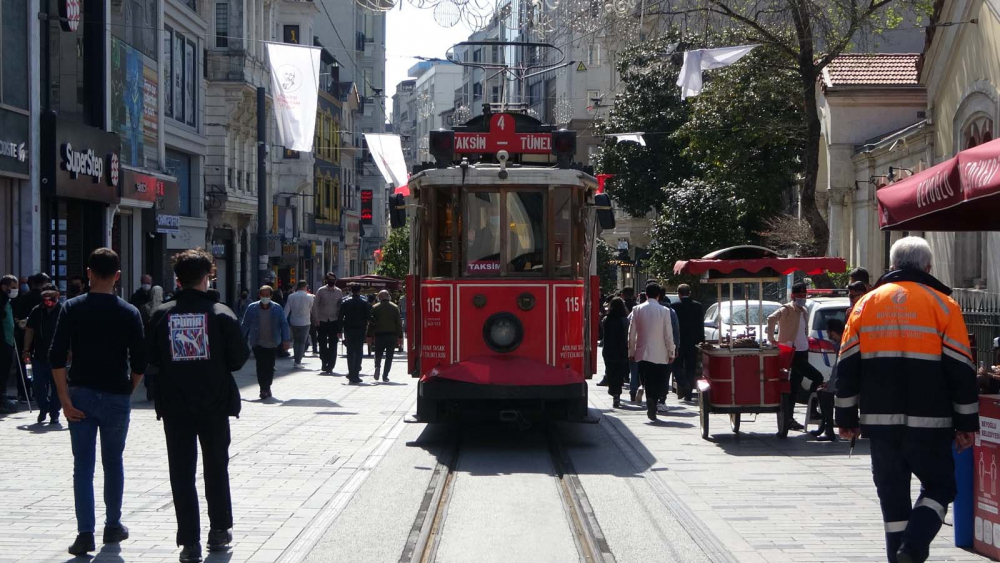 İğne atsan yere düşmez! İstanbullular tam kapanma öncesi hareketlilik oluşturdu! 3