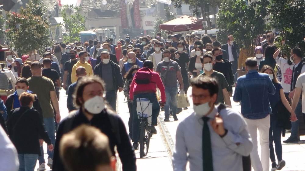 İğne atsan yere düşmez! İstanbullular tam kapanma öncesi hareketlilik oluşturdu! 4