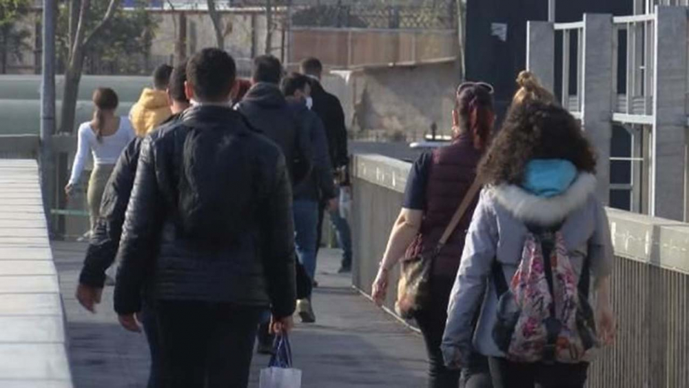 Tam kapanmanın ilk gününde yoğunluk yaşandı, ek seferler konuldu 4