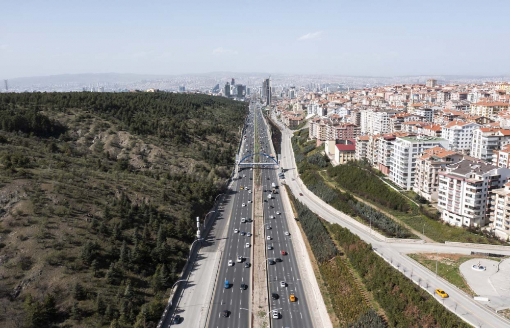 Kısıtlanamıyorlar! Tam kapanmanın ilk gününde trafik kilitlendi, ek metro seferleri kondu! 15