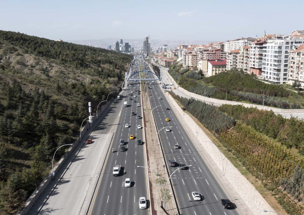 Kısıtlanamıyorlar! Tam kapanmanın ilk gününde trafik kilitlendi, ek metro seferleri kondu! 30