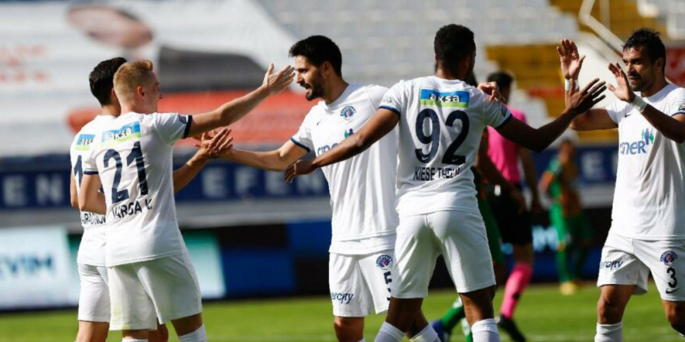 Hastanelik oldu! Salih Uçan'ın son durumuna ilişkin açıklama 7